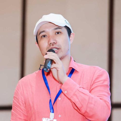 俞威之名的由来及近况，揭秘全方位，俞威作品及经历一览无余，引领时尚新潮！