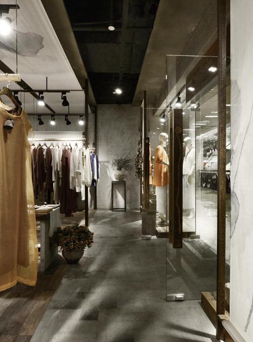 中高档衣服服装店名称_中高档衣服服装店名称大全