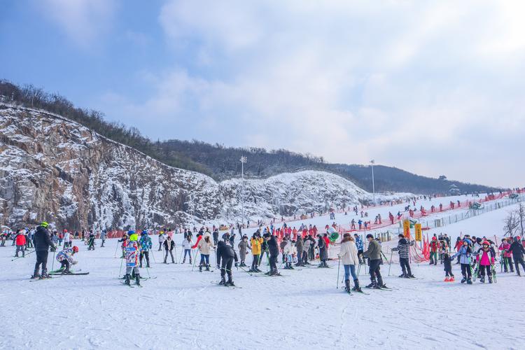 滑雪店铺起名字大全集（新颖的滑雪名字）