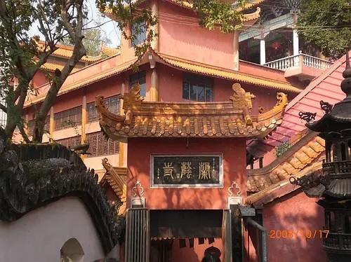 宝宝寺庙起名字大全女孩（去寺庙给孩子取名）