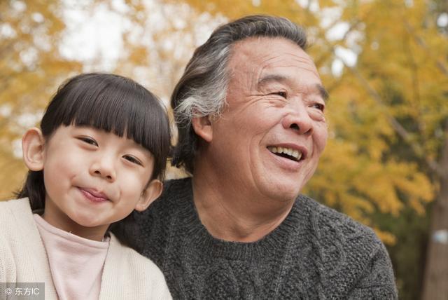 爷爷起名孙子名字大全（爷爷给孙子起名是不是孩子长寿）