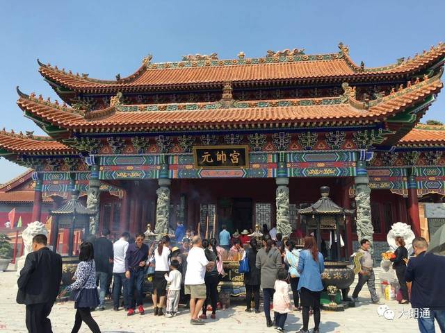 宝宝庙里起名字怎么起（庙上来的孩子是什么意思）
