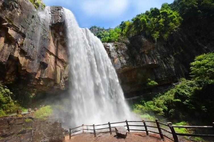 十一月份适合去哪里旅游_十一月份适合去哪里旅游国内