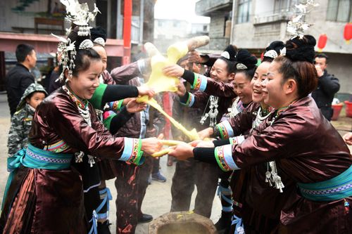 侗族的传统节日_侗族的传统节日和风俗